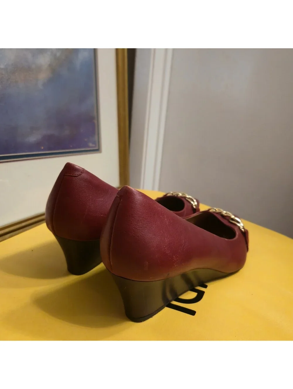 Sofft Abbott Women burgundy Leather Wedge Pumps Woth Gold Chain Point Size 9M
